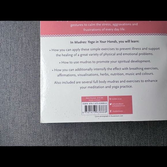 Mudras - Yoga In Your Hands Book - Picture 5 of 7